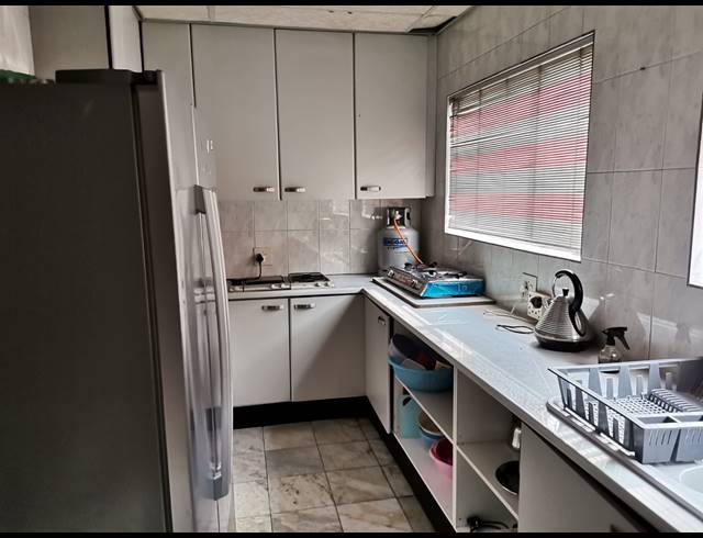 4 BEDROOM HOUSE FOR SALE IN ZINNIAVILLE